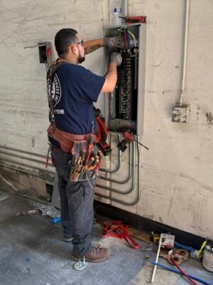 Electrical Maintenance Contracts in Los Angeles